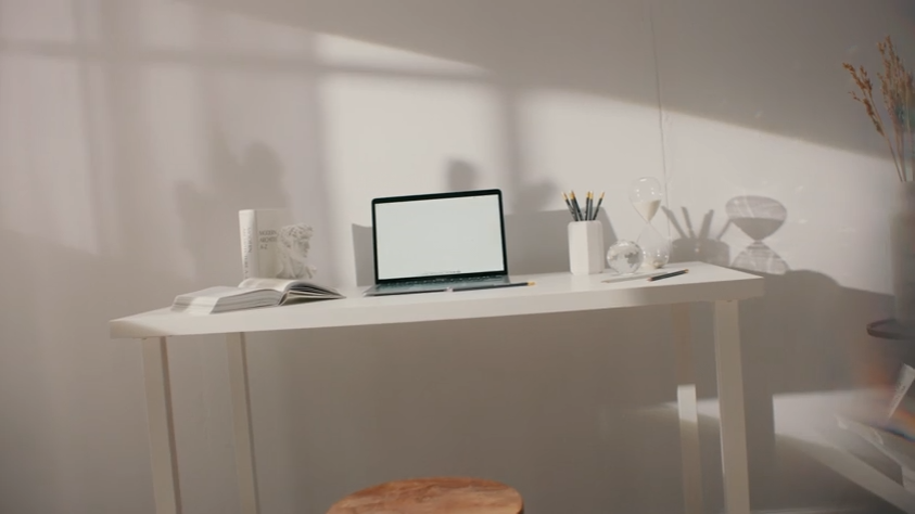 The Quiet Power of a Minimalist Workspace: Designing for Everyday Focus